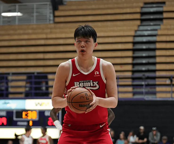 福利彩票开奖结果-杨瀚森G联赛半场15分钟，投篮8中8得到17分3篮板2助攻1抢断