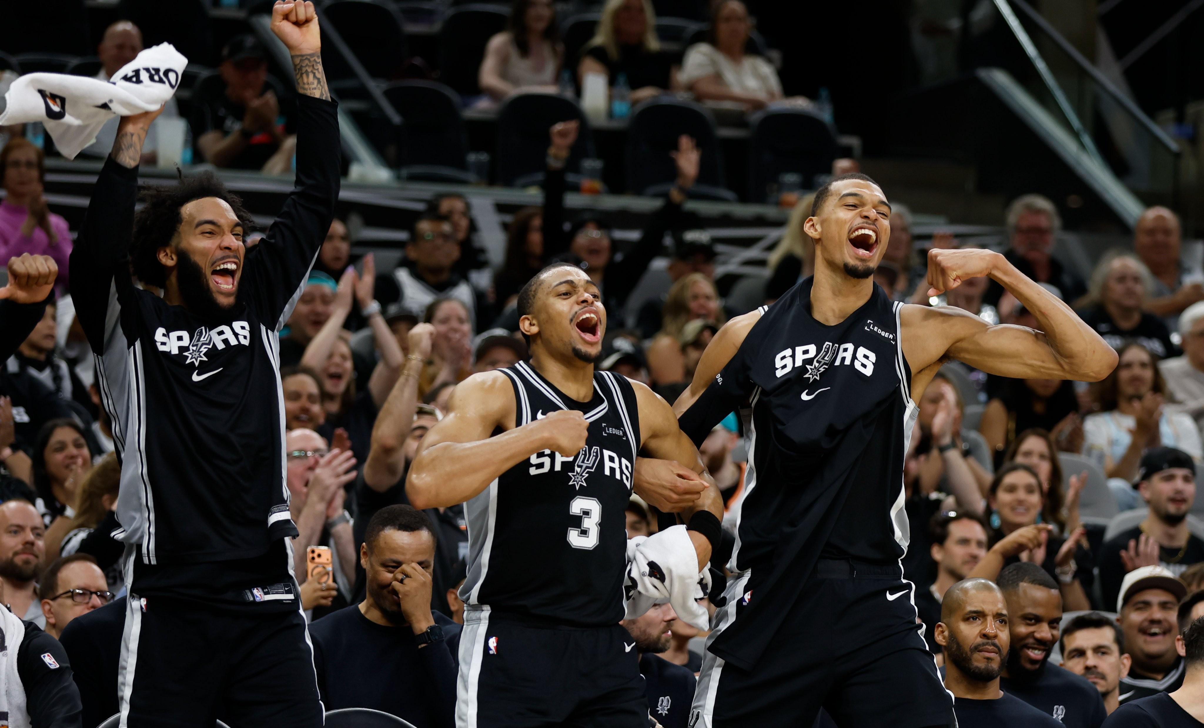 福利彩票开奖结果-马刺常规赛数据：62胜20负西部第二，时隔7年重返季后赛